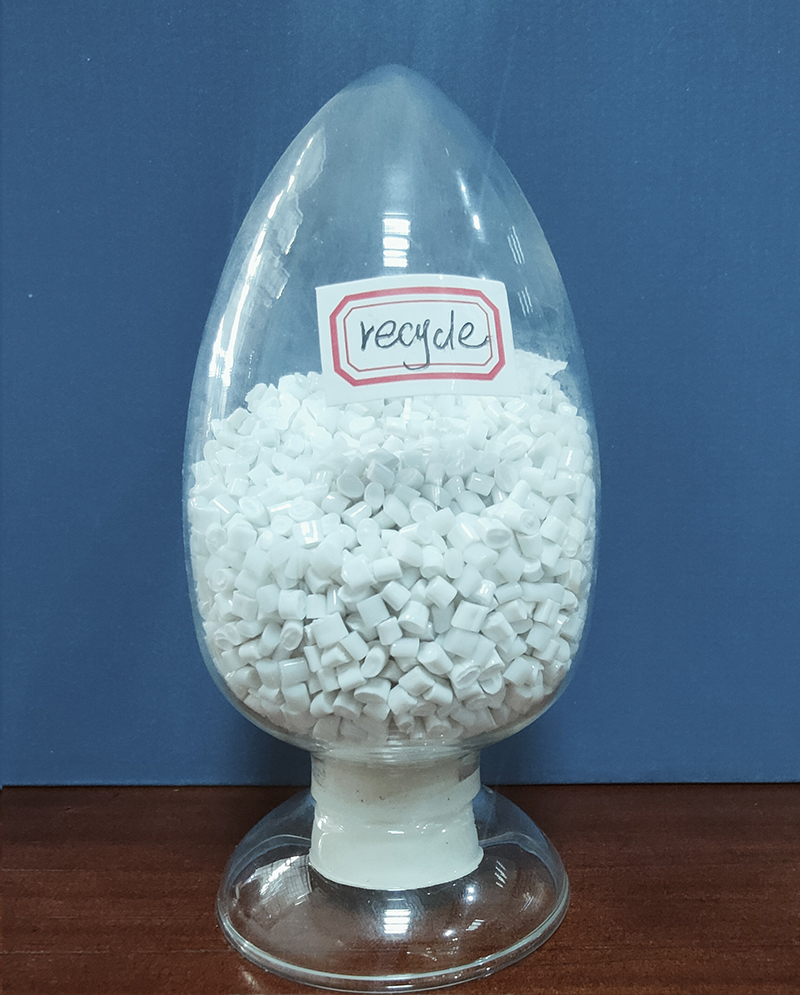 Текстильная переработанная полиэфирная стружка высокой чистоты для трикотажного полотна